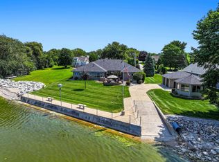 3363 Beach Ln, Green Bay, WI 54311