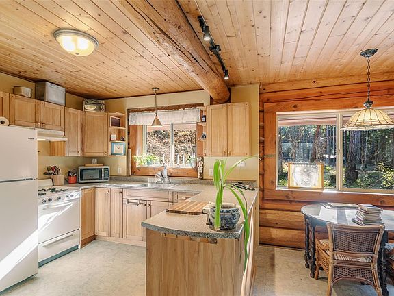 3rd image of 1780 Stalker Rd