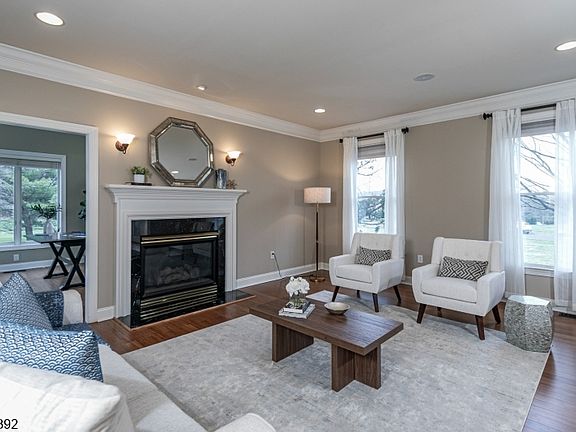 4th image of 47 Van Zandt Rd