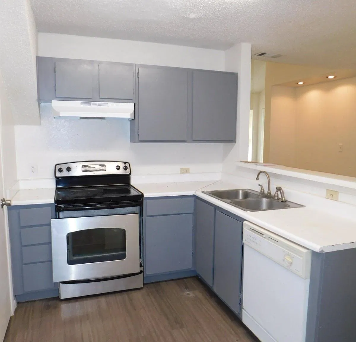 2 bed, 2.0 bath, 1117 sqft, $1,100 — Photo 1
