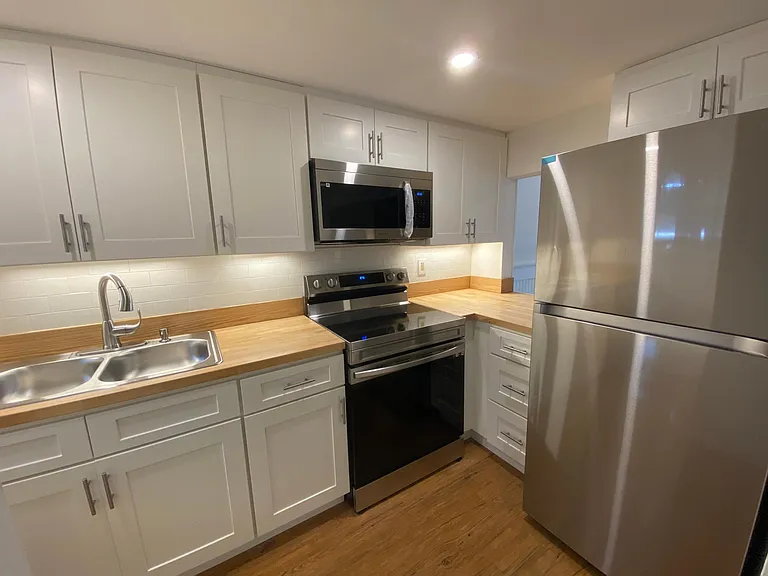 701 SW 75th St #101 — Photo 6