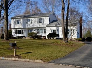 5 Darlene Ct, Randolph, NJ
