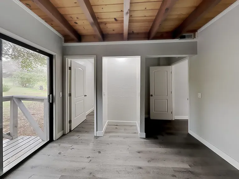 2818 Alhambra Dr — Photo 12