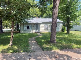 408 4th St, Doniphan, MO 63935