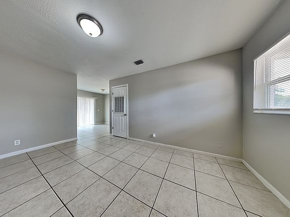 4th image of 2414 Hermosa Dr