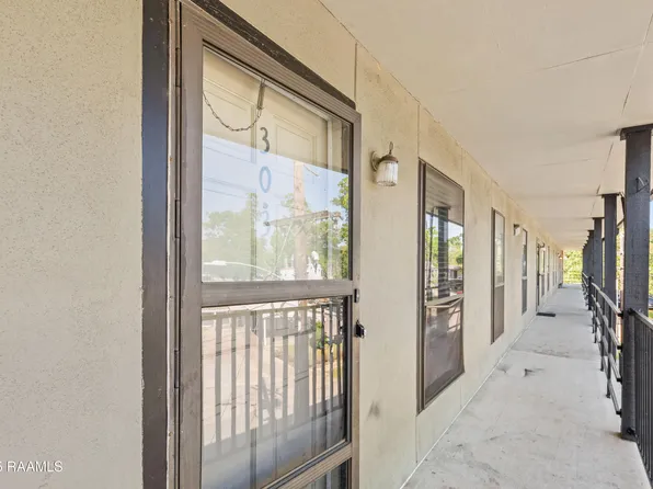 701 S College Rd APT 303, Lafayette, LA 70503