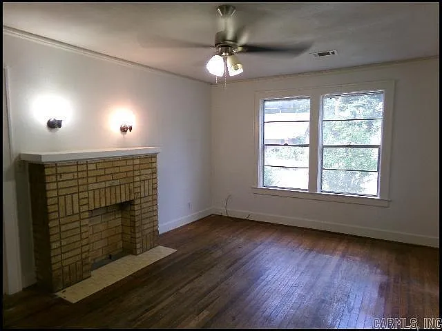 2021 N Poplar St — Photo 6