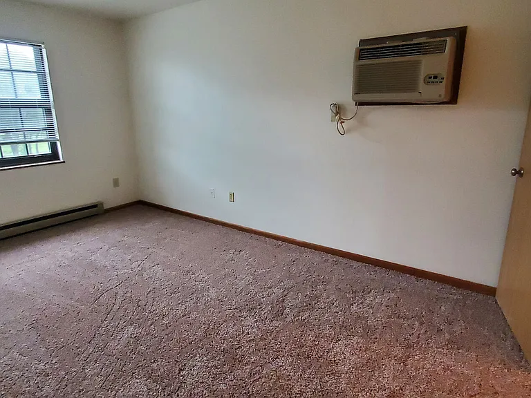 Skyline Village Apt — Photo 5