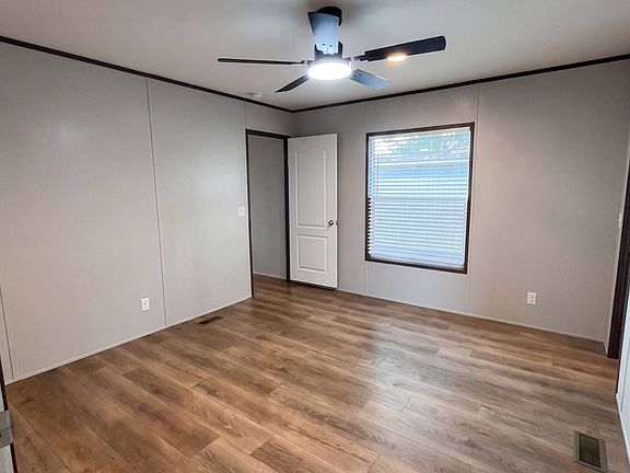 5th image of 18733 Samuels Rd #63