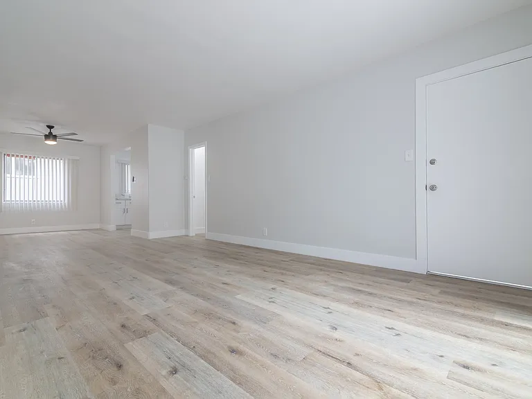 3940 Nicolet Ave #14 — Photo 10