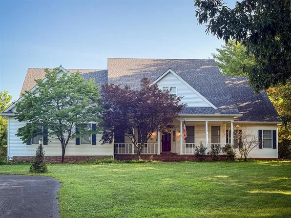 291 Sweepstakes Ct, Bowling Green, KY 42104