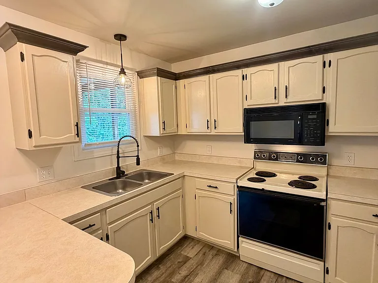 673 S Cedar St — Photo 10