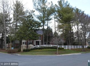 9101 Town Gate Ln, Bethesda, MD 20817