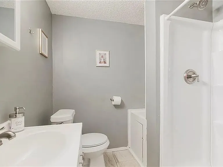 4625 Harrison St #TOPFLOOR — Photo 2