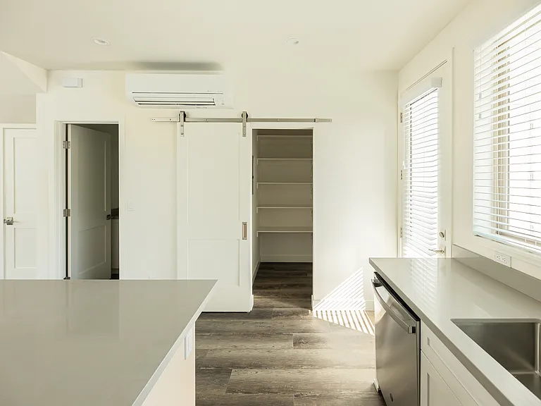 6737 Sebastopol Ave — Photo 1
