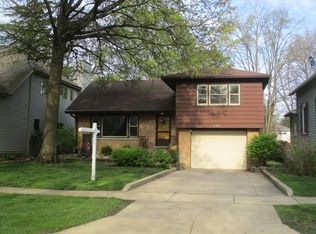 4911 Elm St, Downers Grove, IL 60515