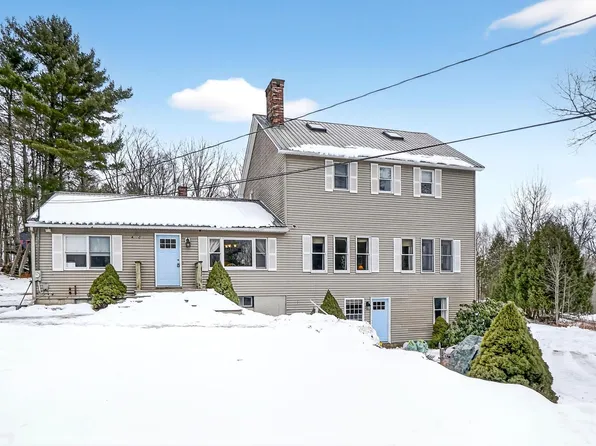 163 Valley Road, Raymond, ME 04071