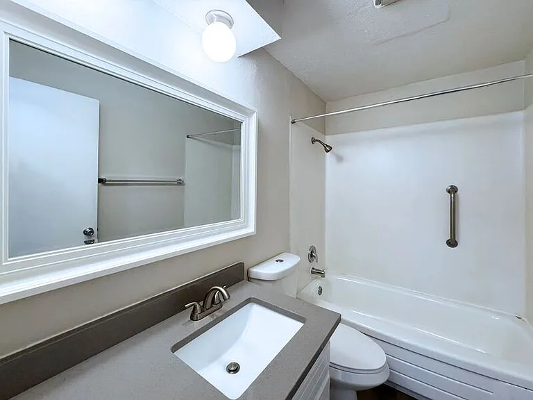 1115C W 6th Ave — Photo 16