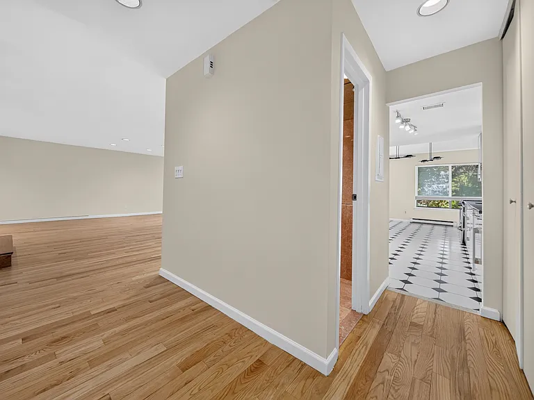 46 Acorn Ponds Dr #46 — Photo 4