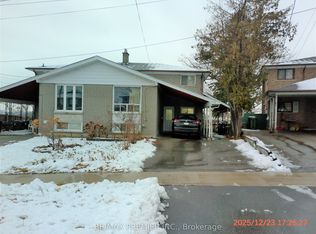 35 Faulkner Cres, Toronto, ON M9M2B9