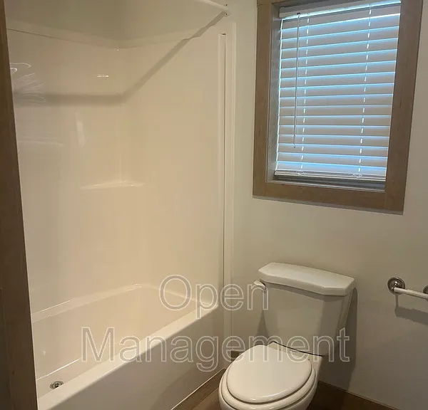 825 1st Ave E #83 — Photo 13