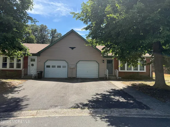 12 Juniper Ln #B, Whiting, NJ 08759