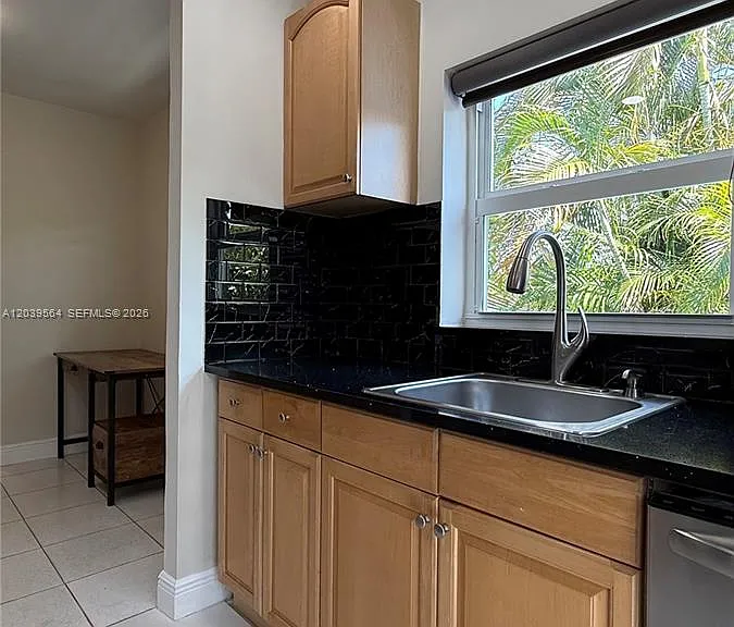 1380 SW 20th St #1380 — Photo 8
