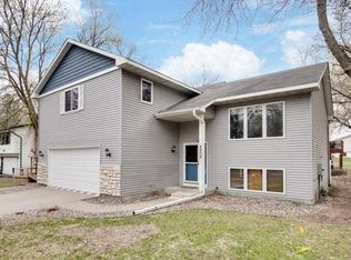 4904 Hanover Rd, Mound, MN 55364