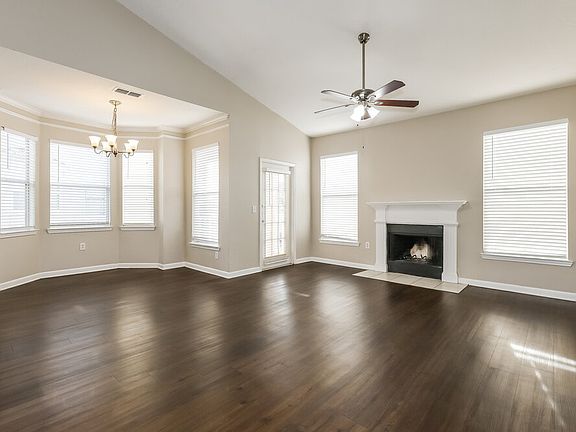 4th image of 17980 Villa Creek Dr