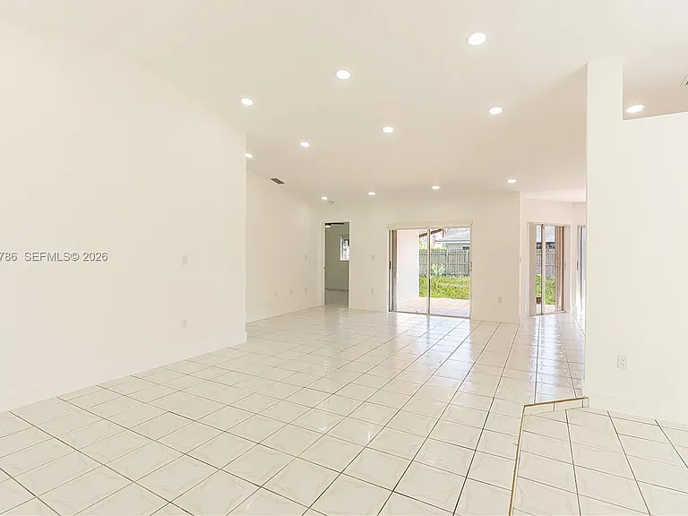 15881 SW 139th Ave — Photo 11