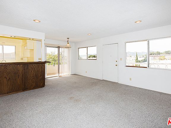 5th image of 330 N Howard St APT 312