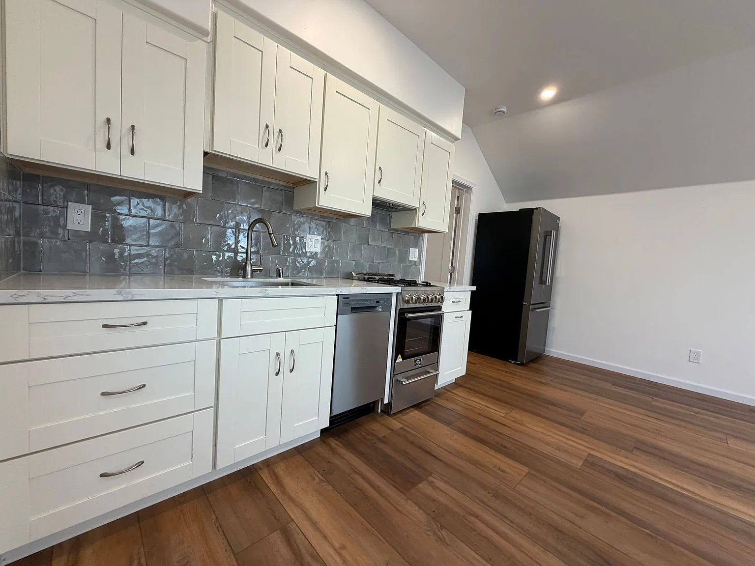 148 Trevethan Ave — Photo 4
