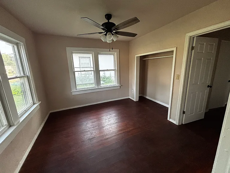 218 S Ash St — Photo 4