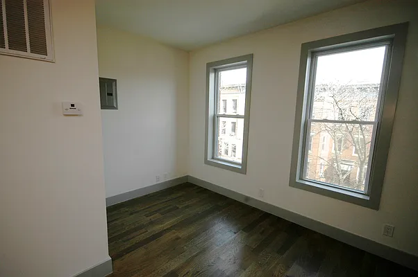 Rented by Realty Advisors Group | media 78