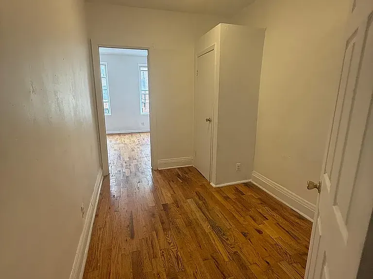 381 Sumpter St #2L — Photo 2
