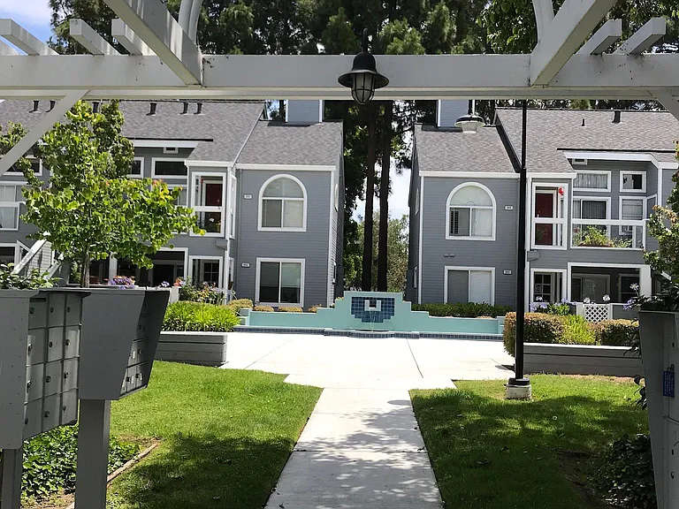 826 Boardwalk Pl — Photo 2