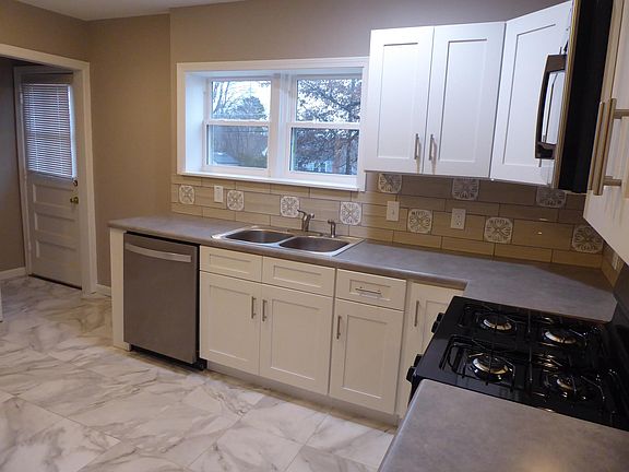 2nd image of 10456 San Carlos Ln