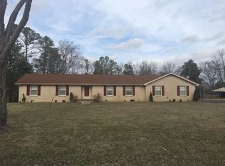 1703 Cherokee Dr, Lebanon, TN 37087