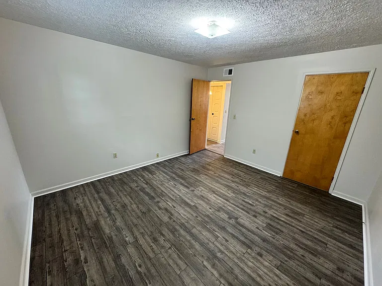 7308 Six Mile Ln — Photo 9