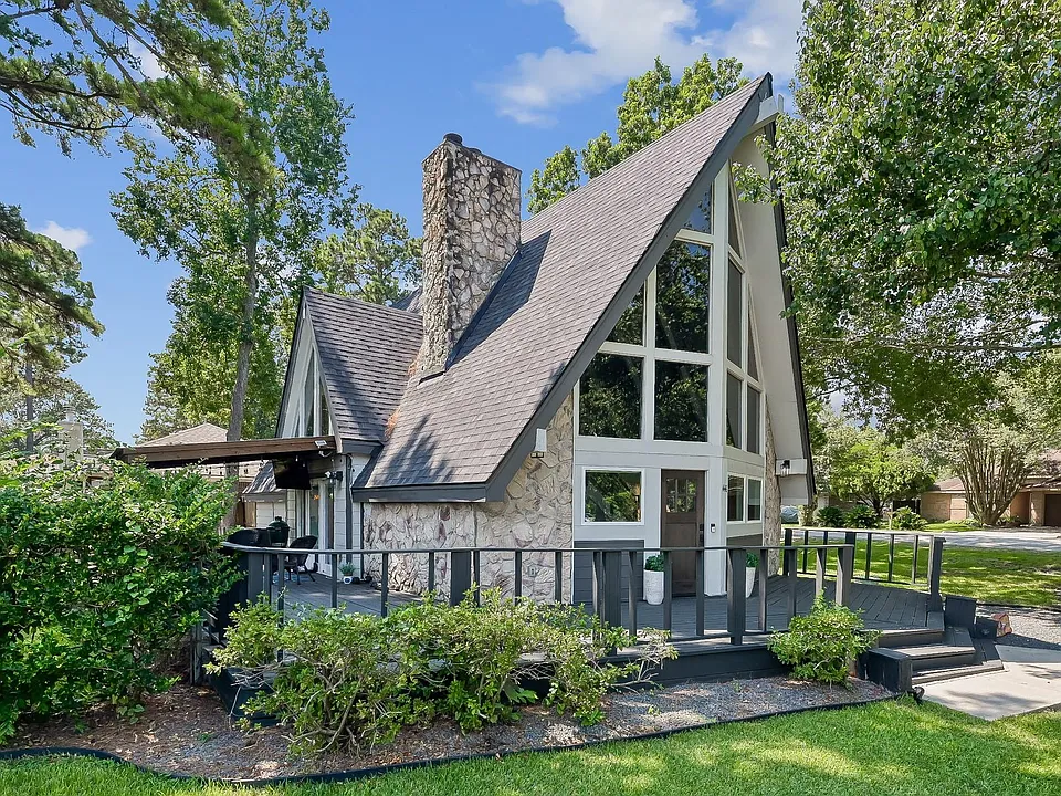 446 Fantasy Ln