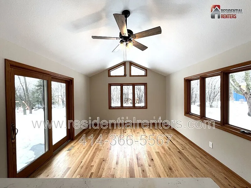 3 bed, 2.0 bath, 2200 sqft, $2,995 — Photo 4