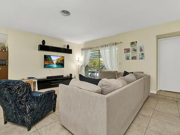 7941 Shalimar St — Photo 4