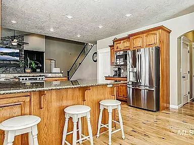 4 bed, 2800 sqft, $3,195 — Photo 2