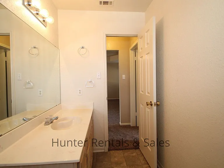 4705 Fawn Dr — Photo 21