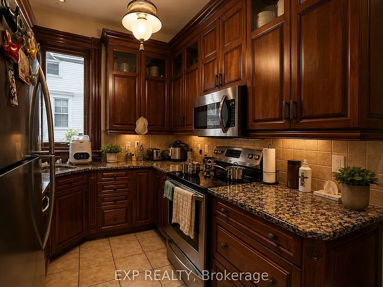12 Somerset St W #1 — Photo 13