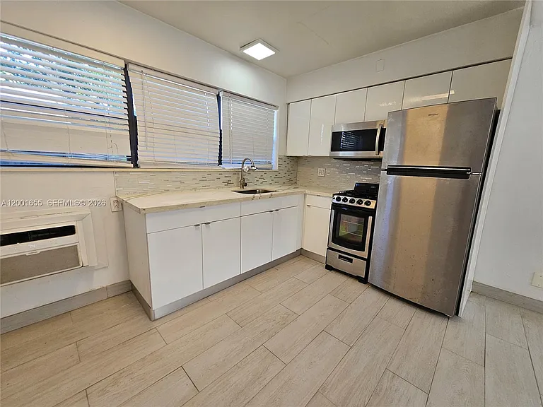 1723 Liberty St #7 — Photo 3