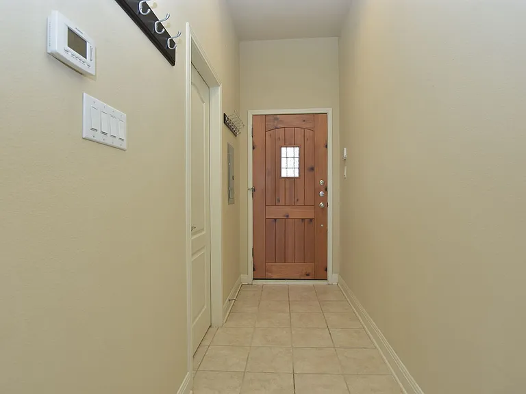 1908 Kahala Sunset Dr #D — Photo 20