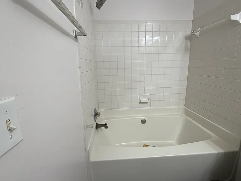 2509 Thorngate Dr — Photo 21