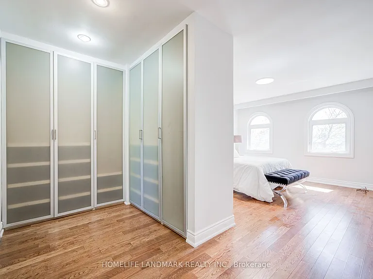 1608 Sherwood Forrest Cir — Photo 32
