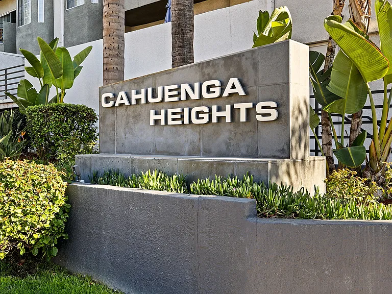 Cahuenga Heights — Photo 6